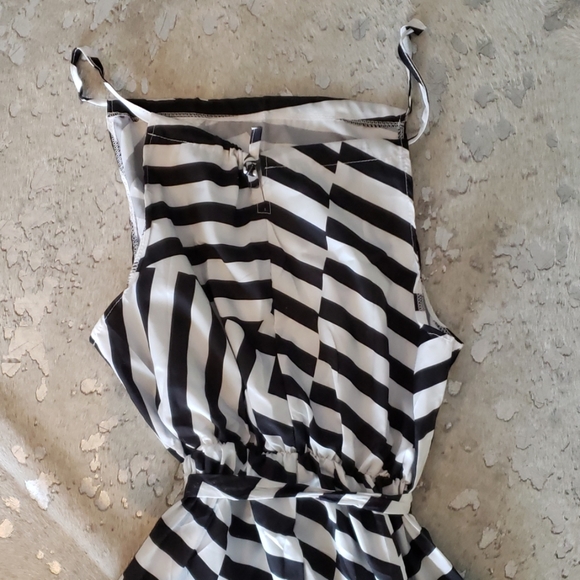 Black & White Printed Dress - Picture 2 of 6